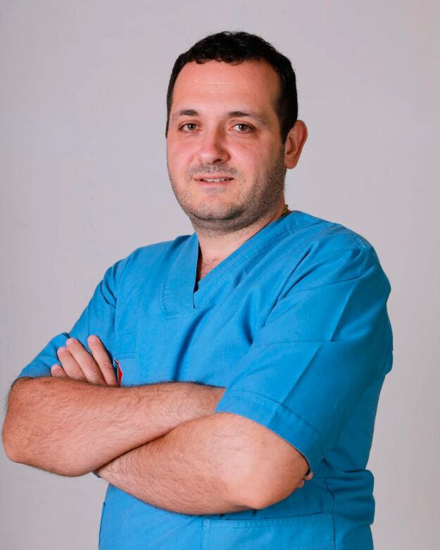 Γιατρός Σεξουαλικός ερευνητής Elmaz Louka
